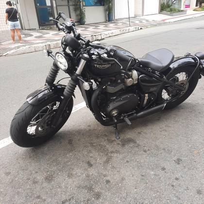 TRIUMPH BONNEVILLE BOBBER 1200 TRIUMPH BONNEVILLE BOBBER 1200